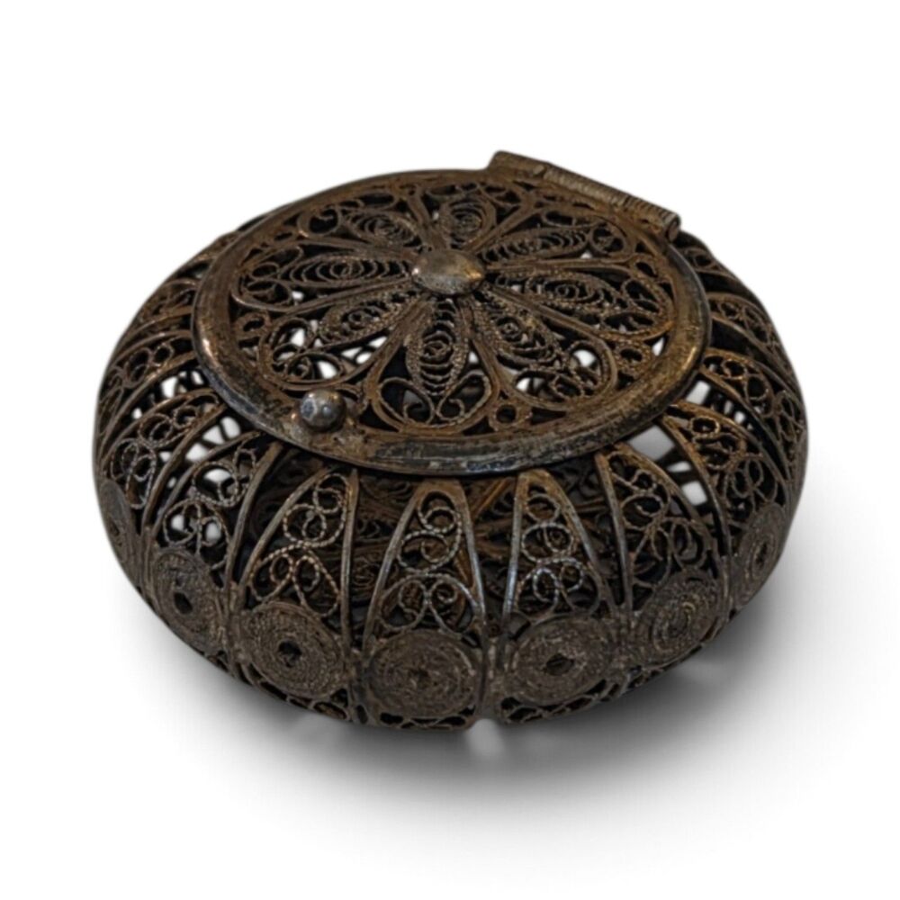 Antique 800 Silver Filigree Trinket Pill Box Jewelry Casket Hinged Round Box